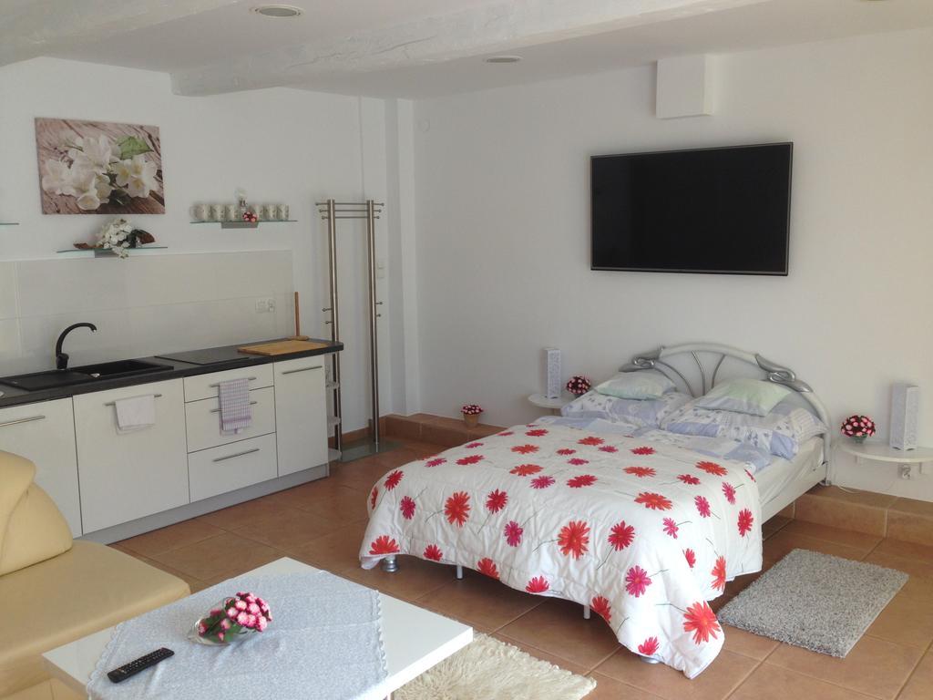 Apartamenty Kris Mikolajki  Exterior photo